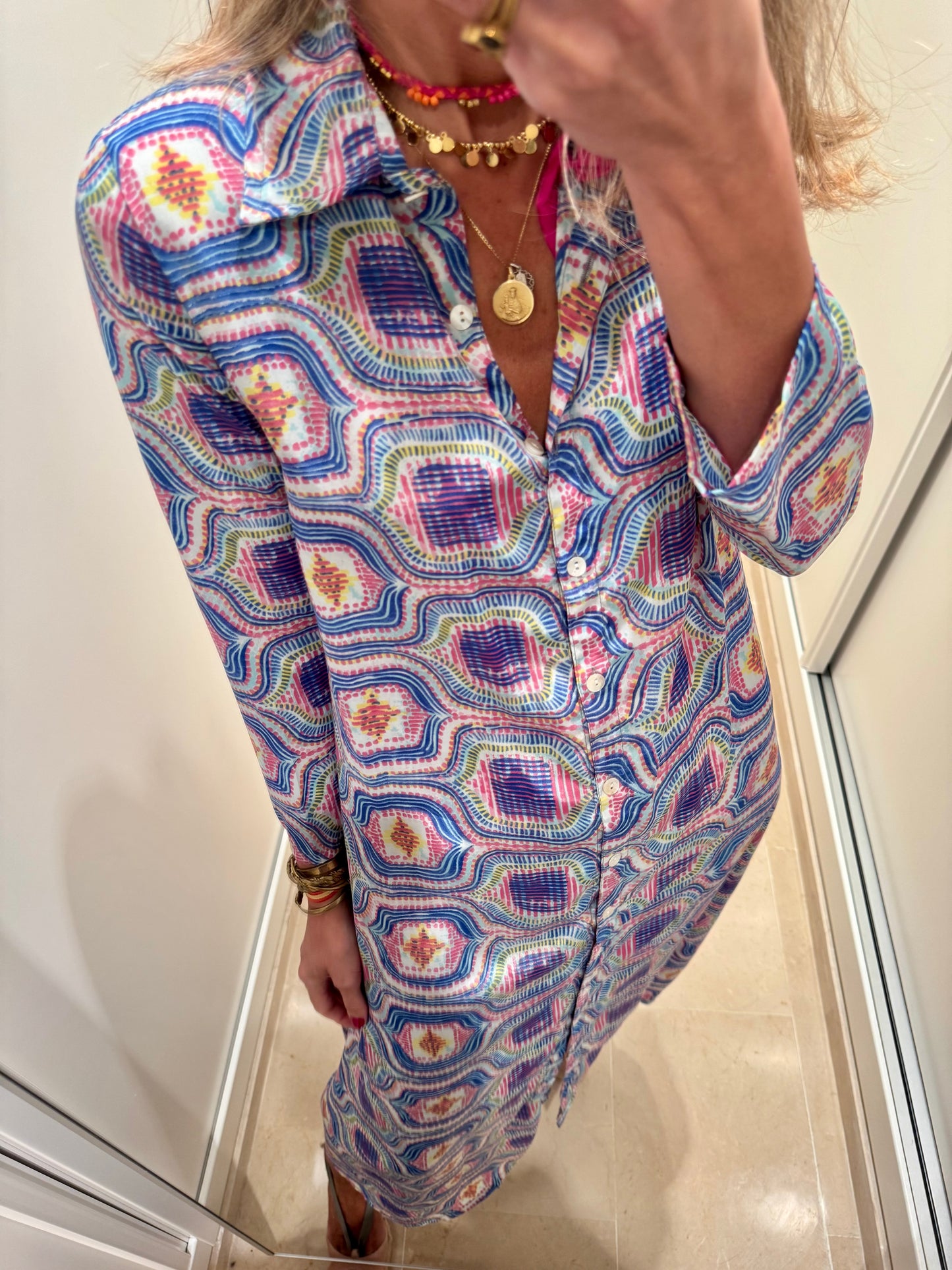 Camisero geométrico azul y rosa