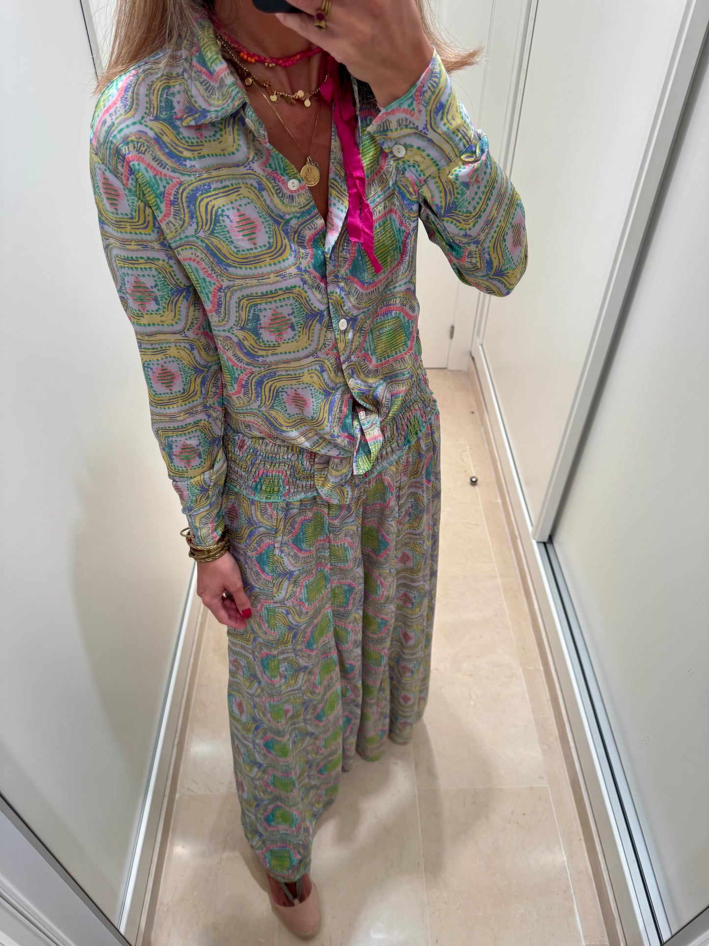 Conjunto pantalón geométrico lima y rosa