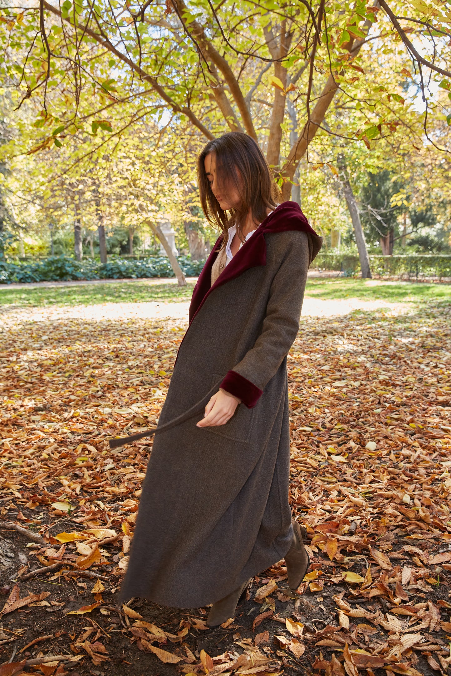 Abrigo Lana capucha berenjena