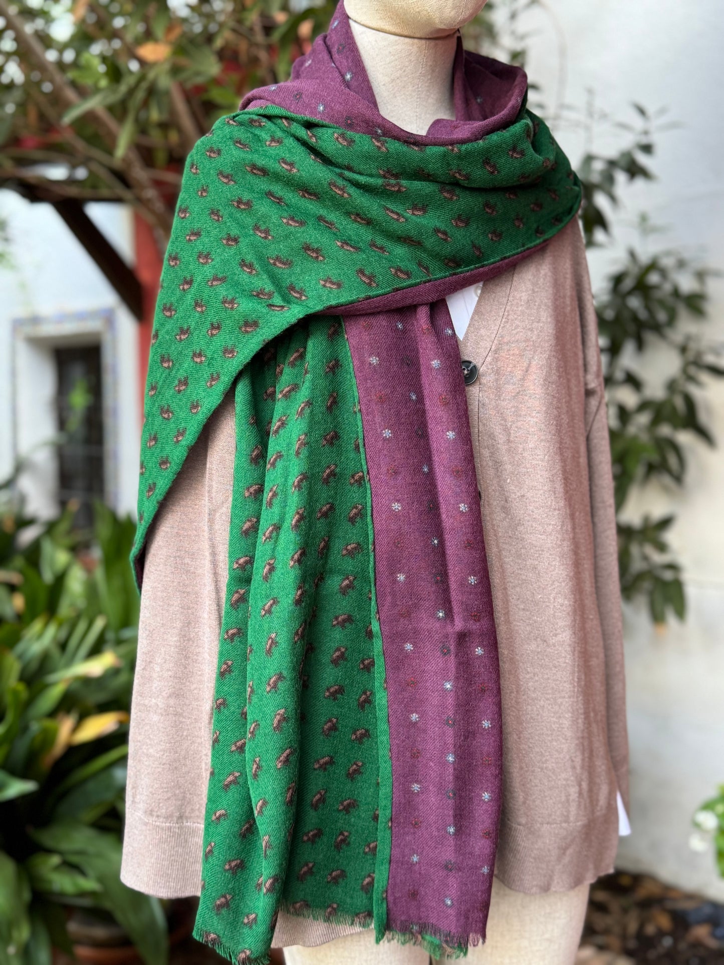 Pañuelo largo reversible de lana