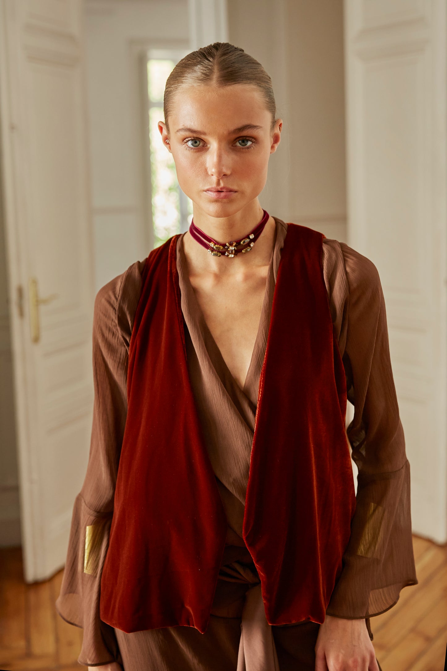 Tile velvet vest