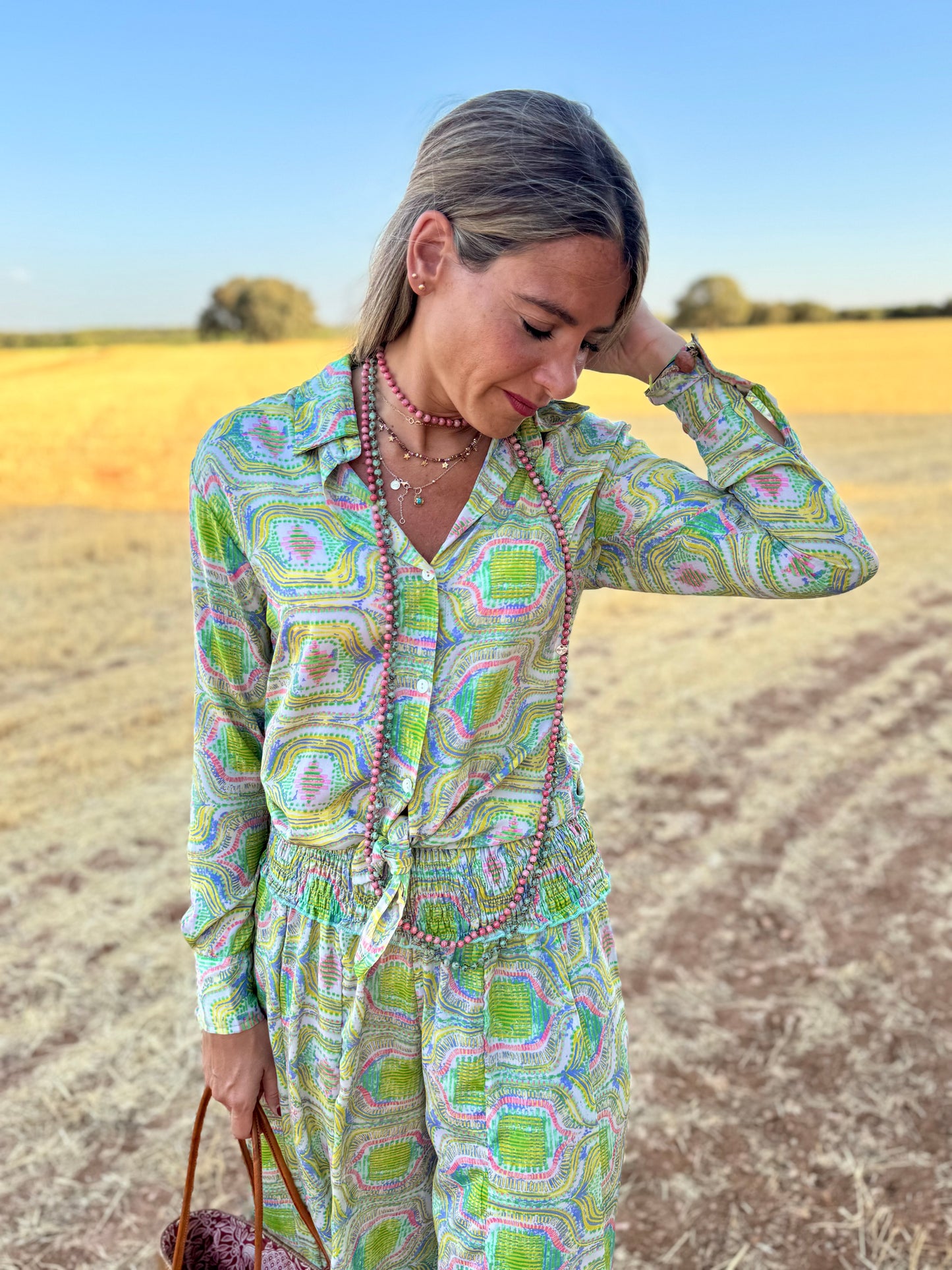 Conjunto pantalón geométrico lima y rosa