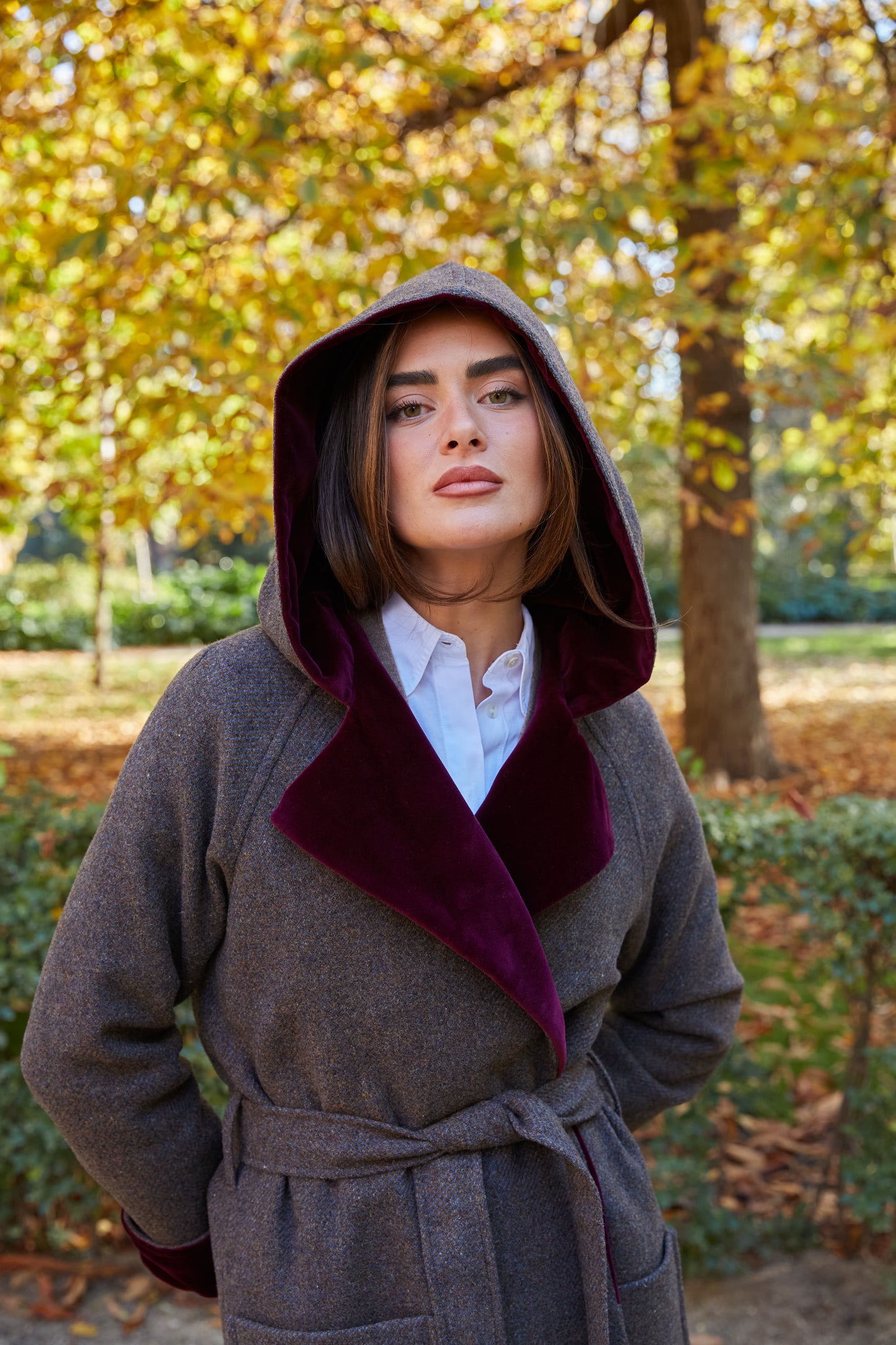 Abrigo Lana capucha berenjena