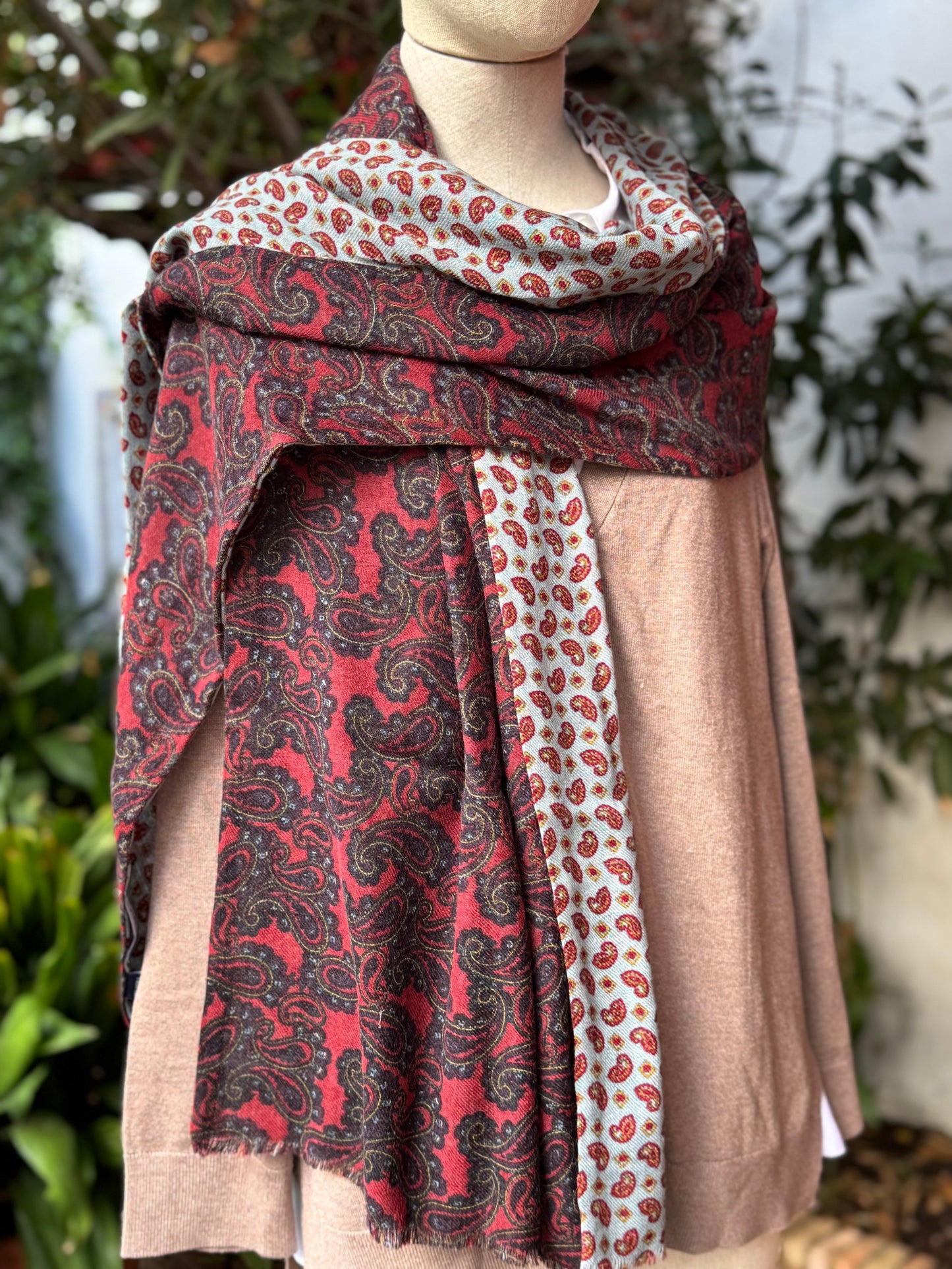 Pañuelo largo reversible de lana