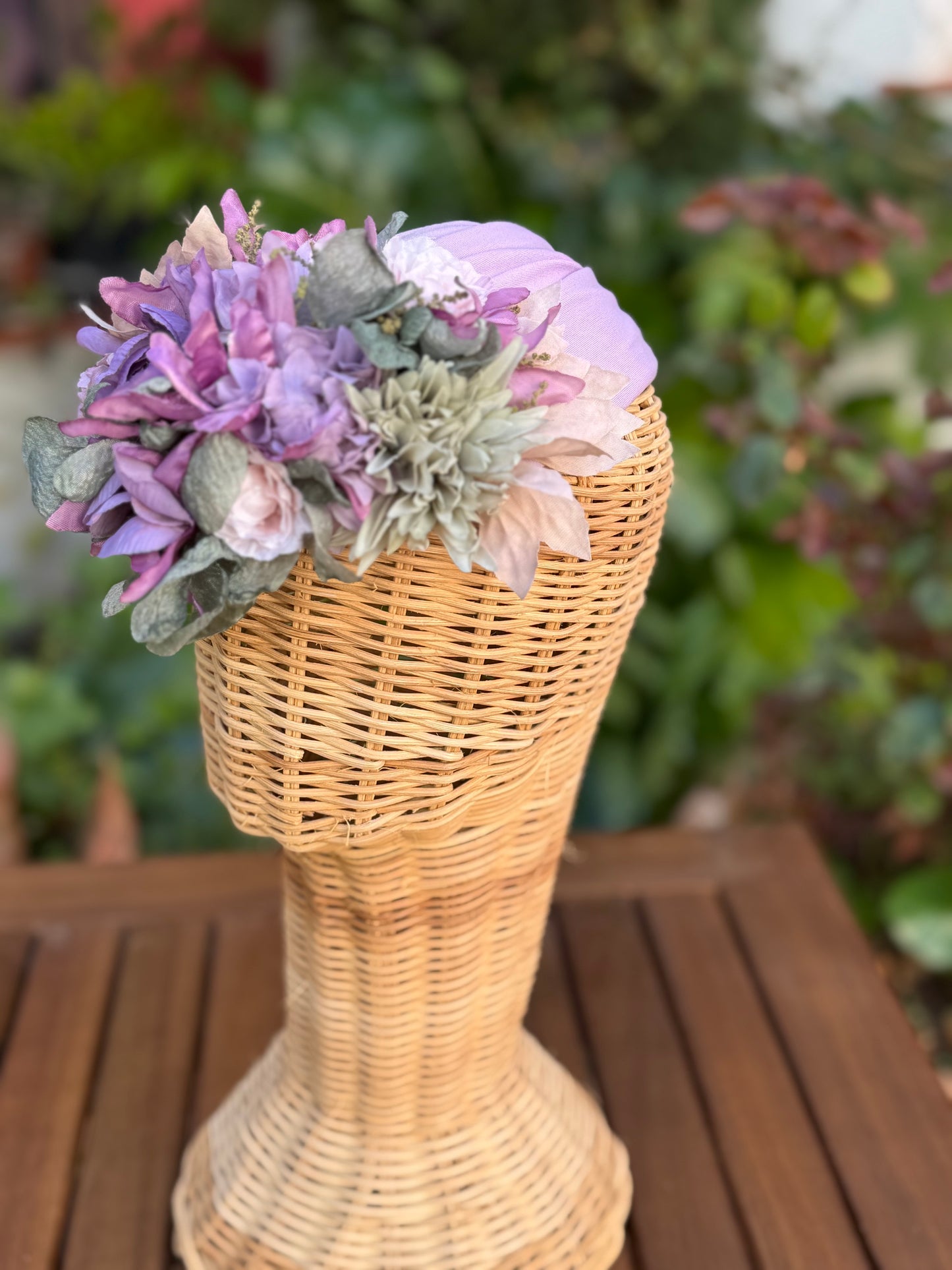 Tocado flores lila