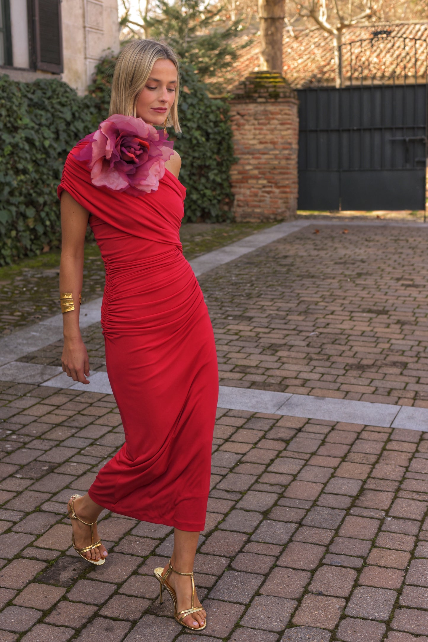 Lady Gardenia red dress