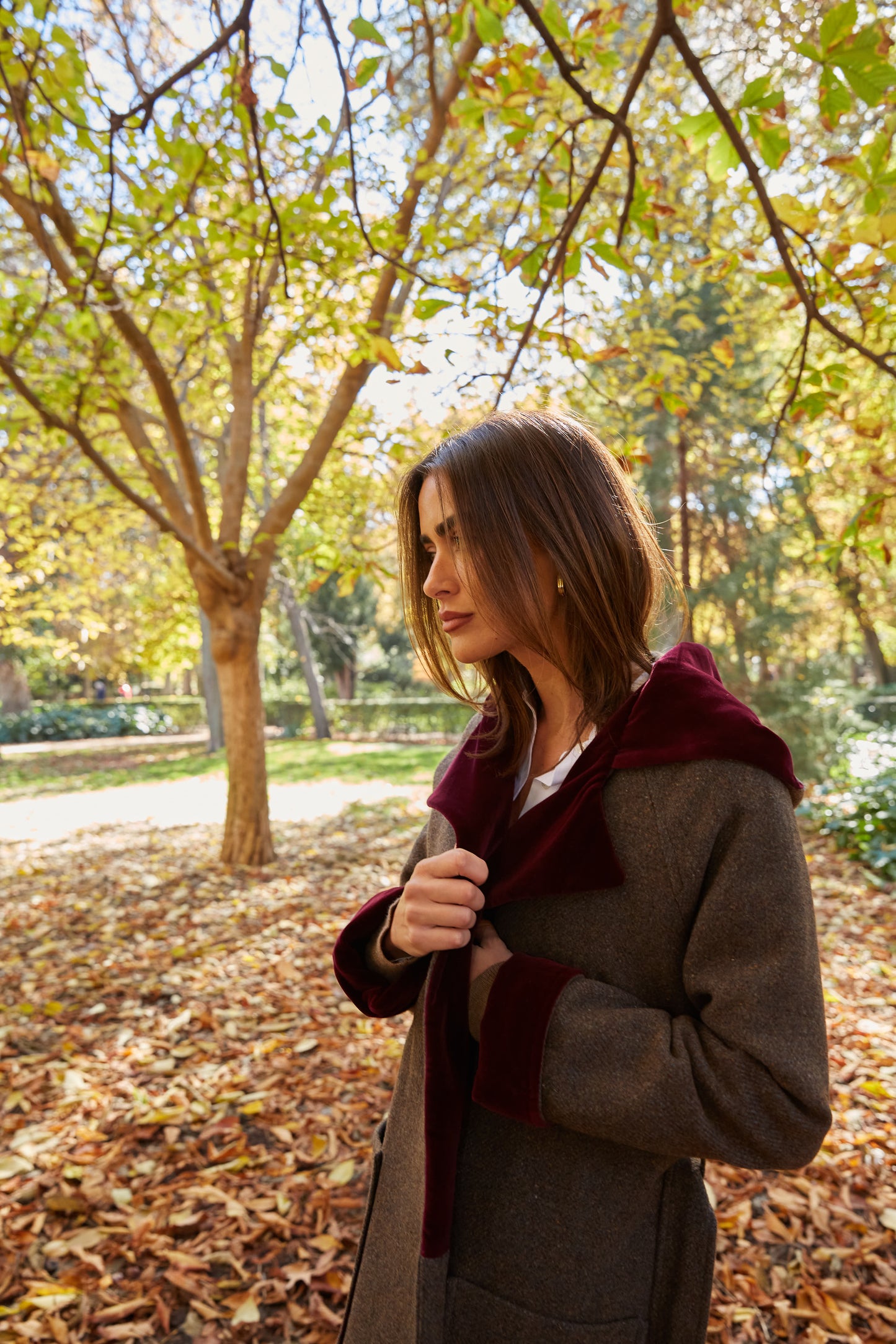 Abrigo Lana capucha berenjena