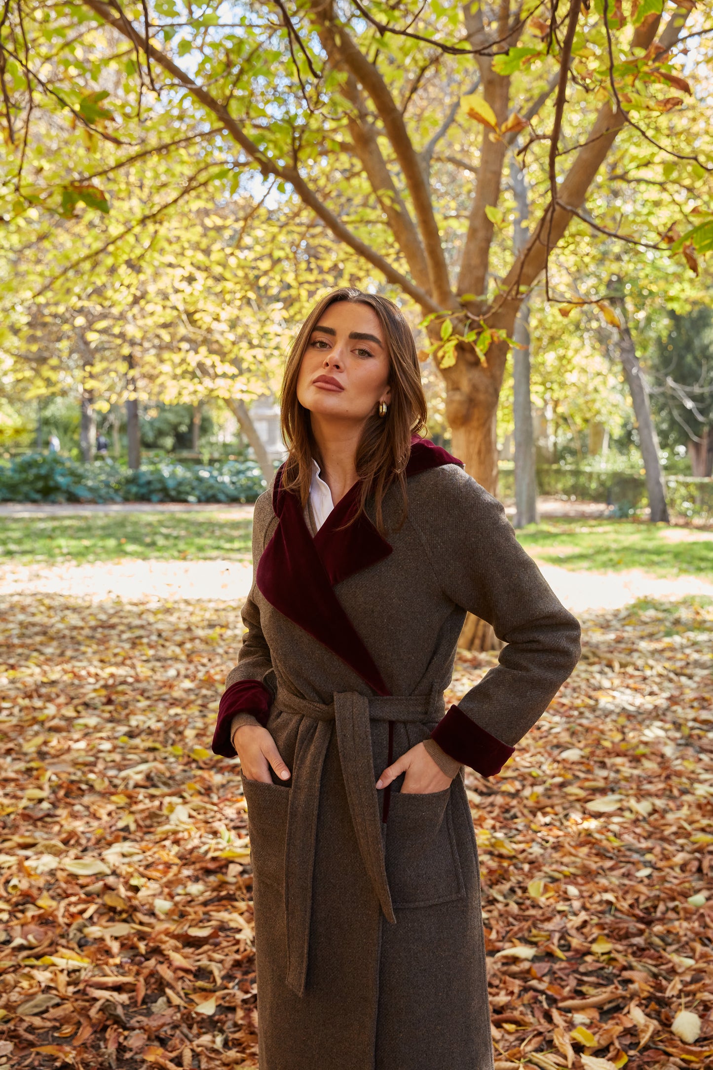 Abrigo Lana capucha berenjena