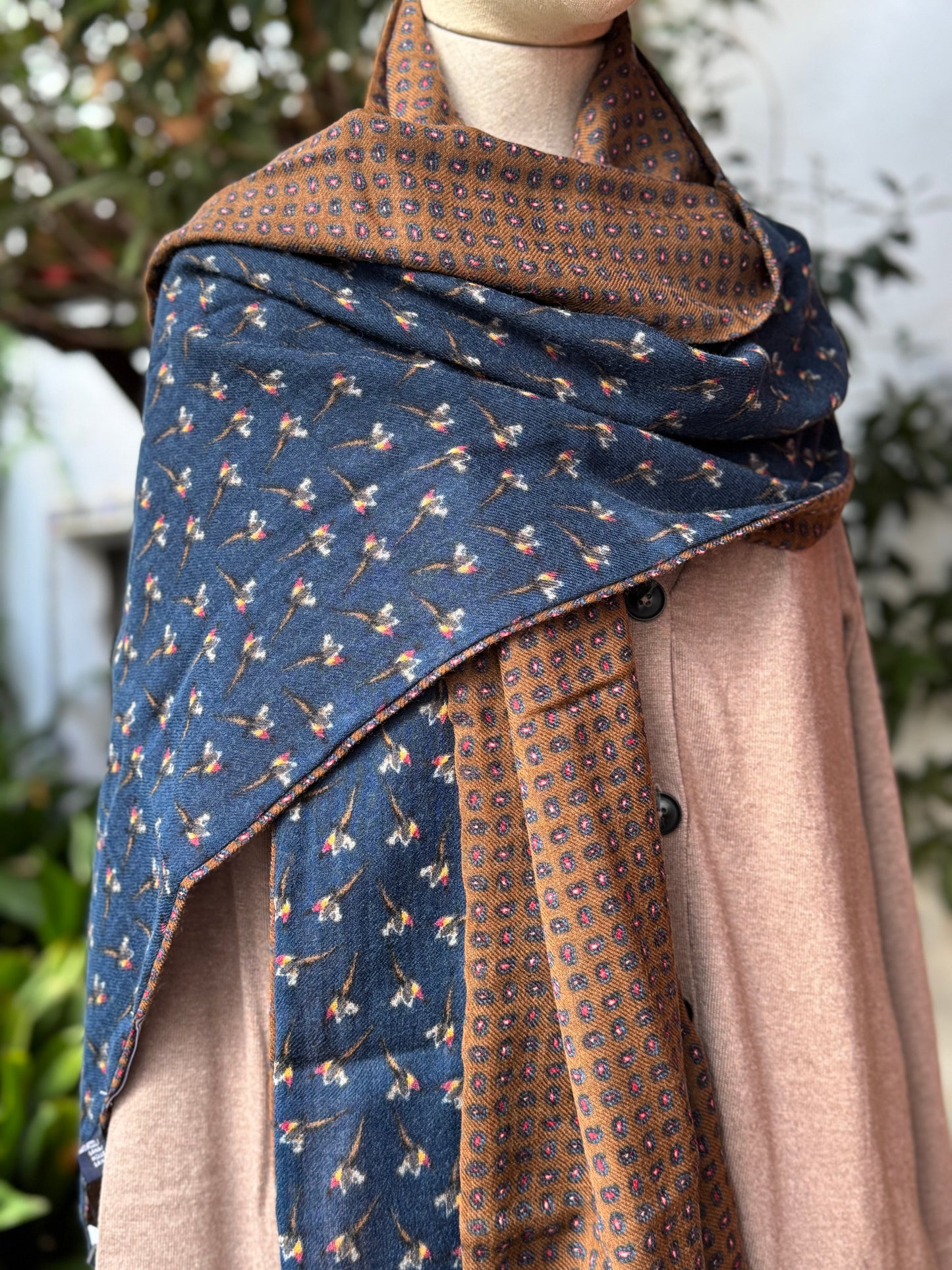 Pañuelo largo reversible de lana