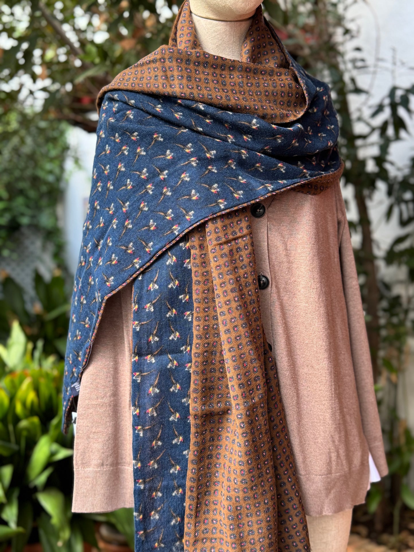 Pañuelo largo reversible de lana