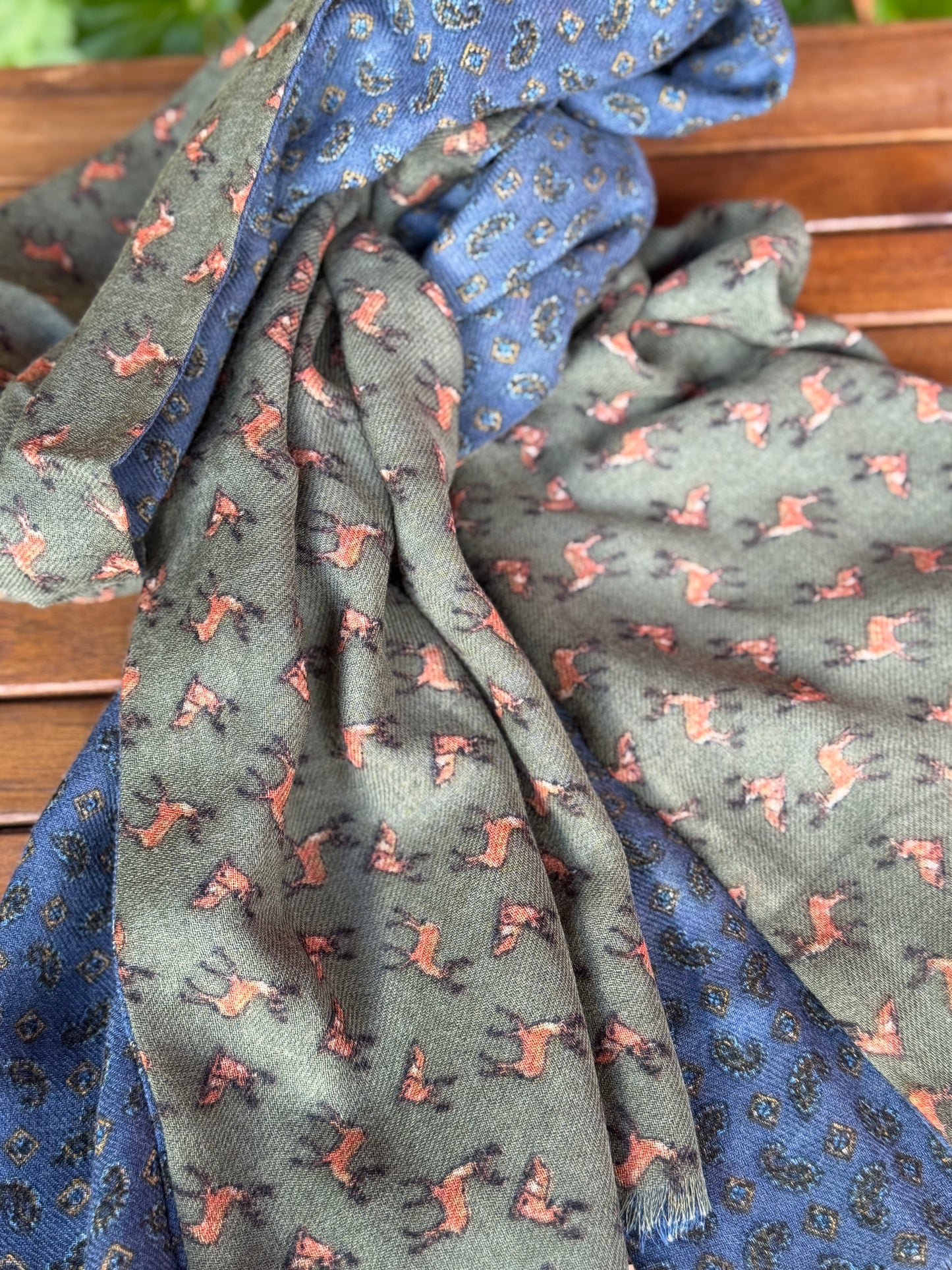 Pañuelo largo reversible de lana