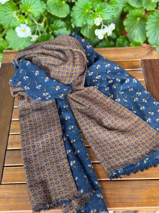 Pañuelo largo reversible de lana