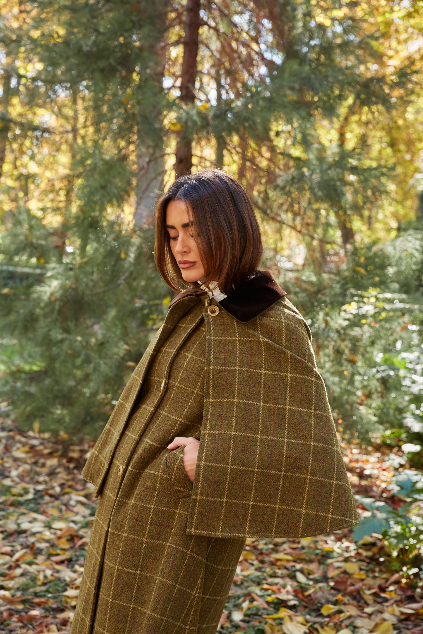 Abrigo capa cuadros oliva