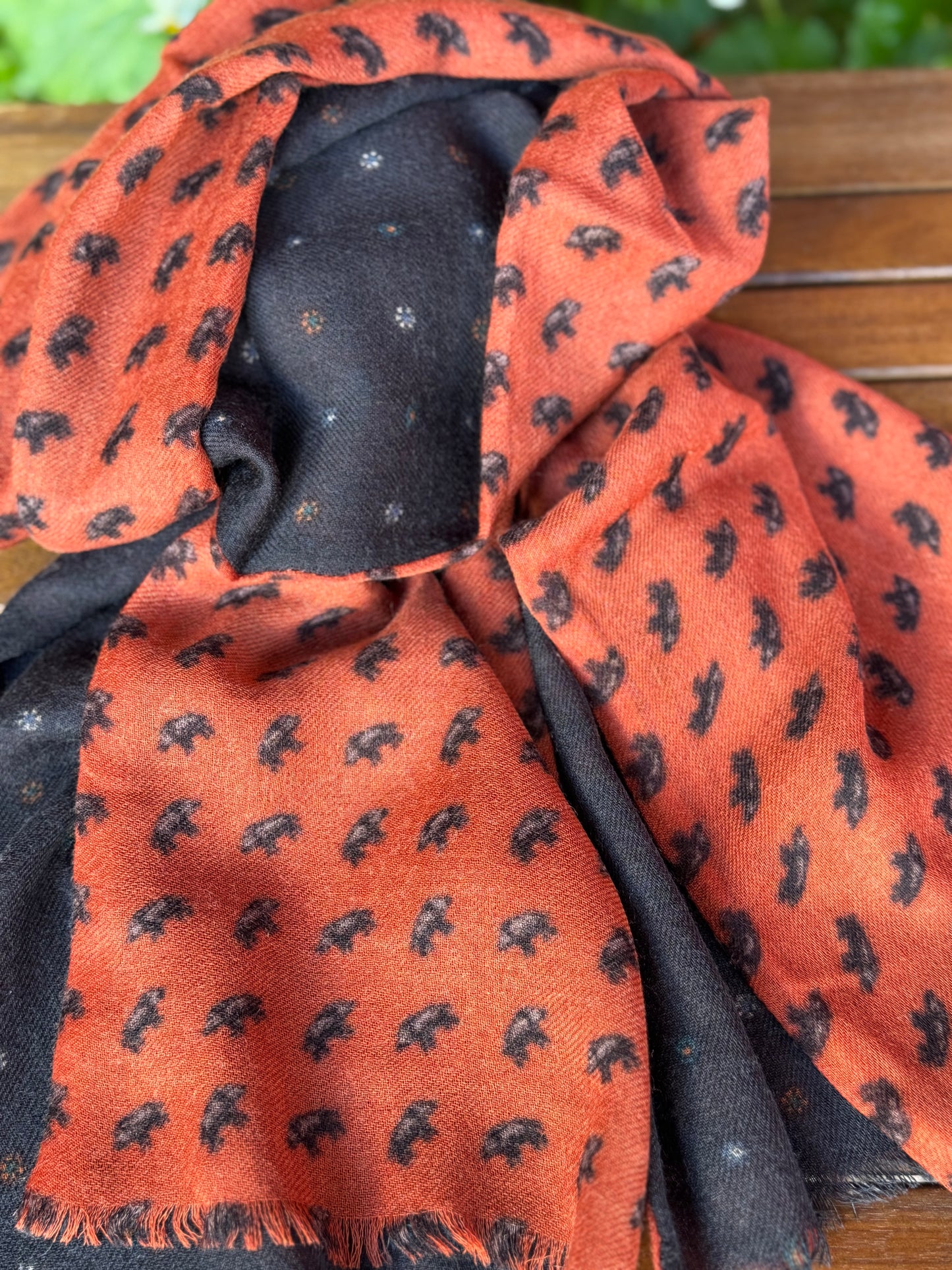 Pañuelo largo reversible de lana