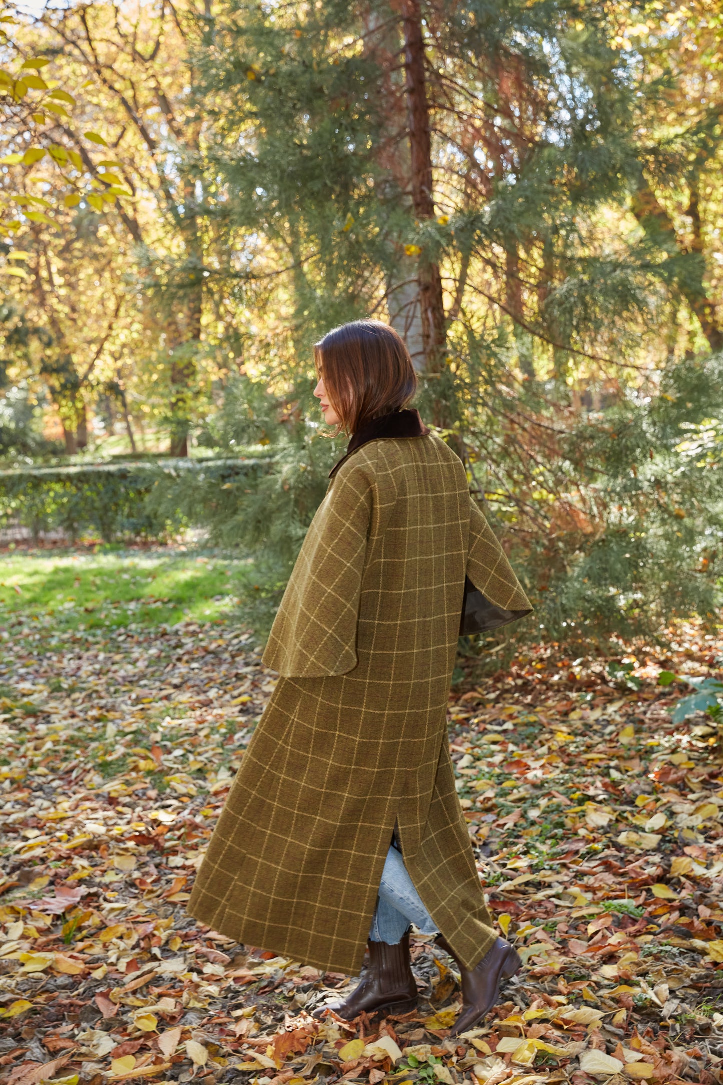 Abrigo capa cuadros oliva