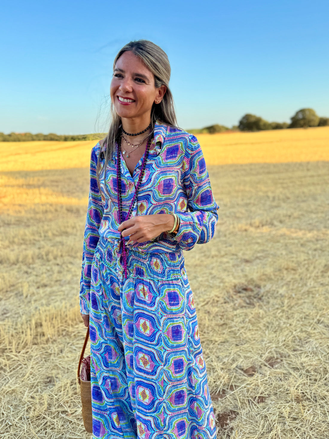 Conjunto pantalón geométrico azul y rosa