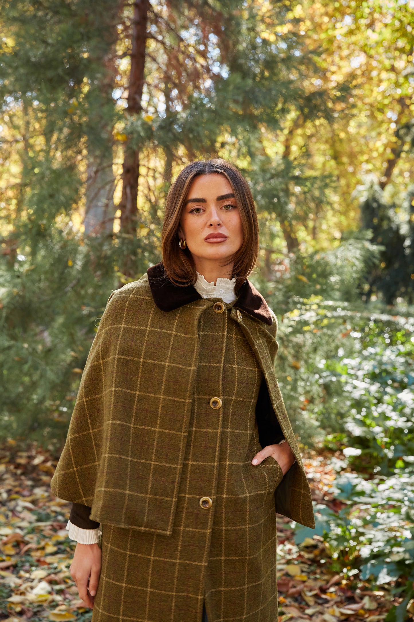 Abrigo capa cuadros oliva