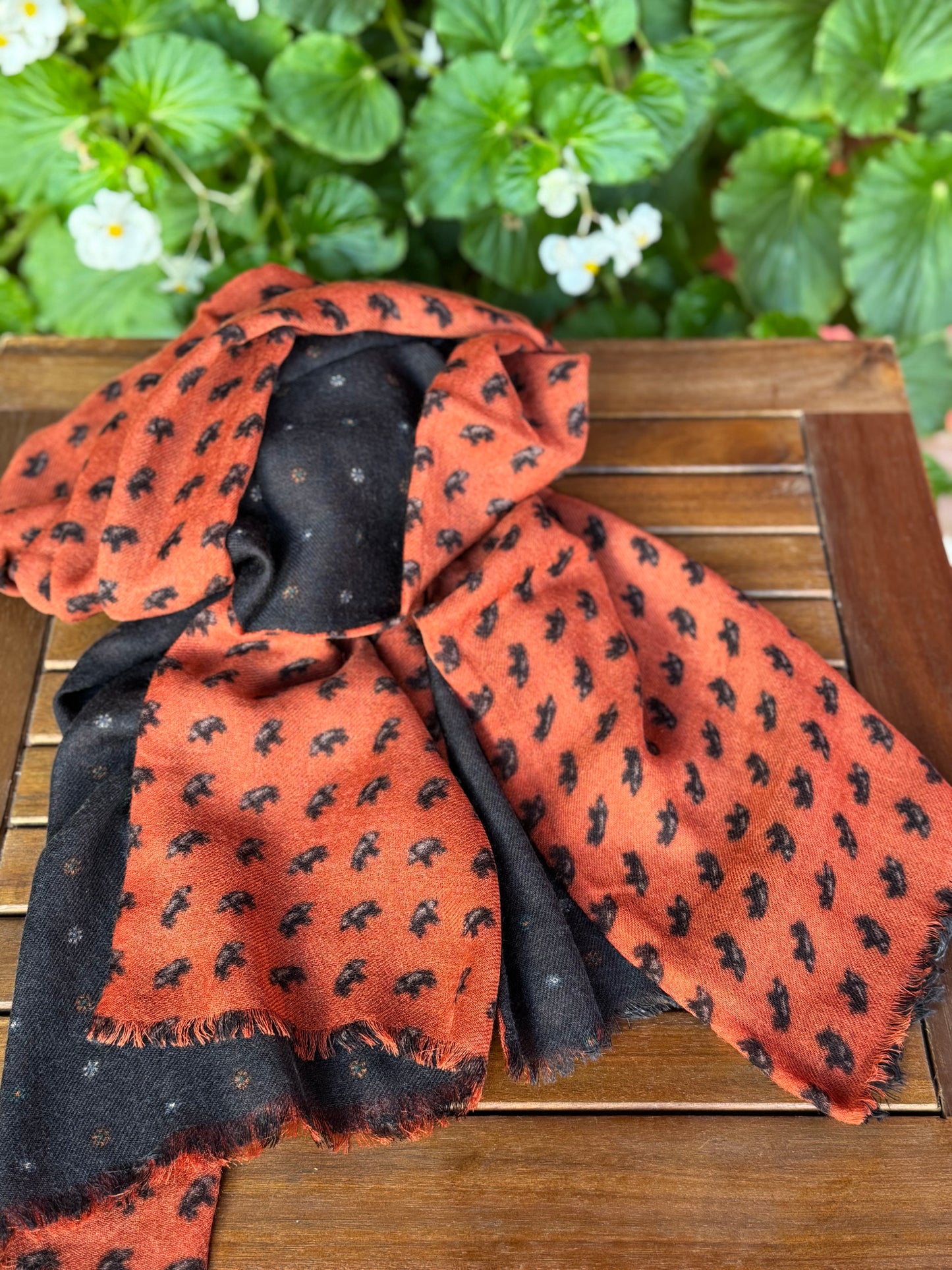 Pañuelo largo reversible de lana