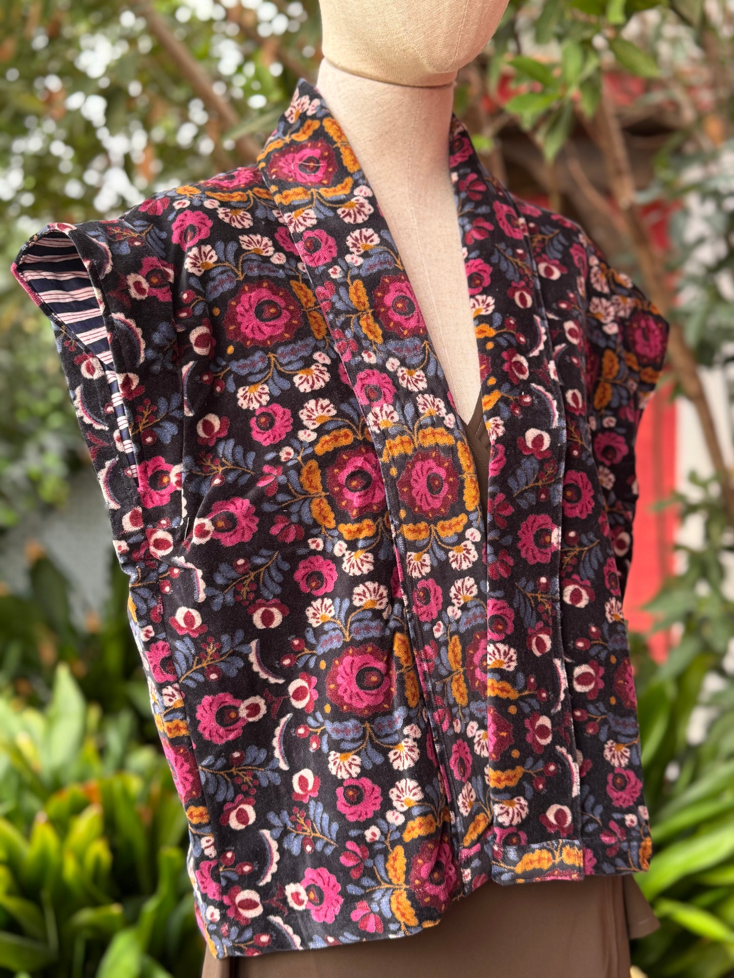 Chaleco de terciopelo flores