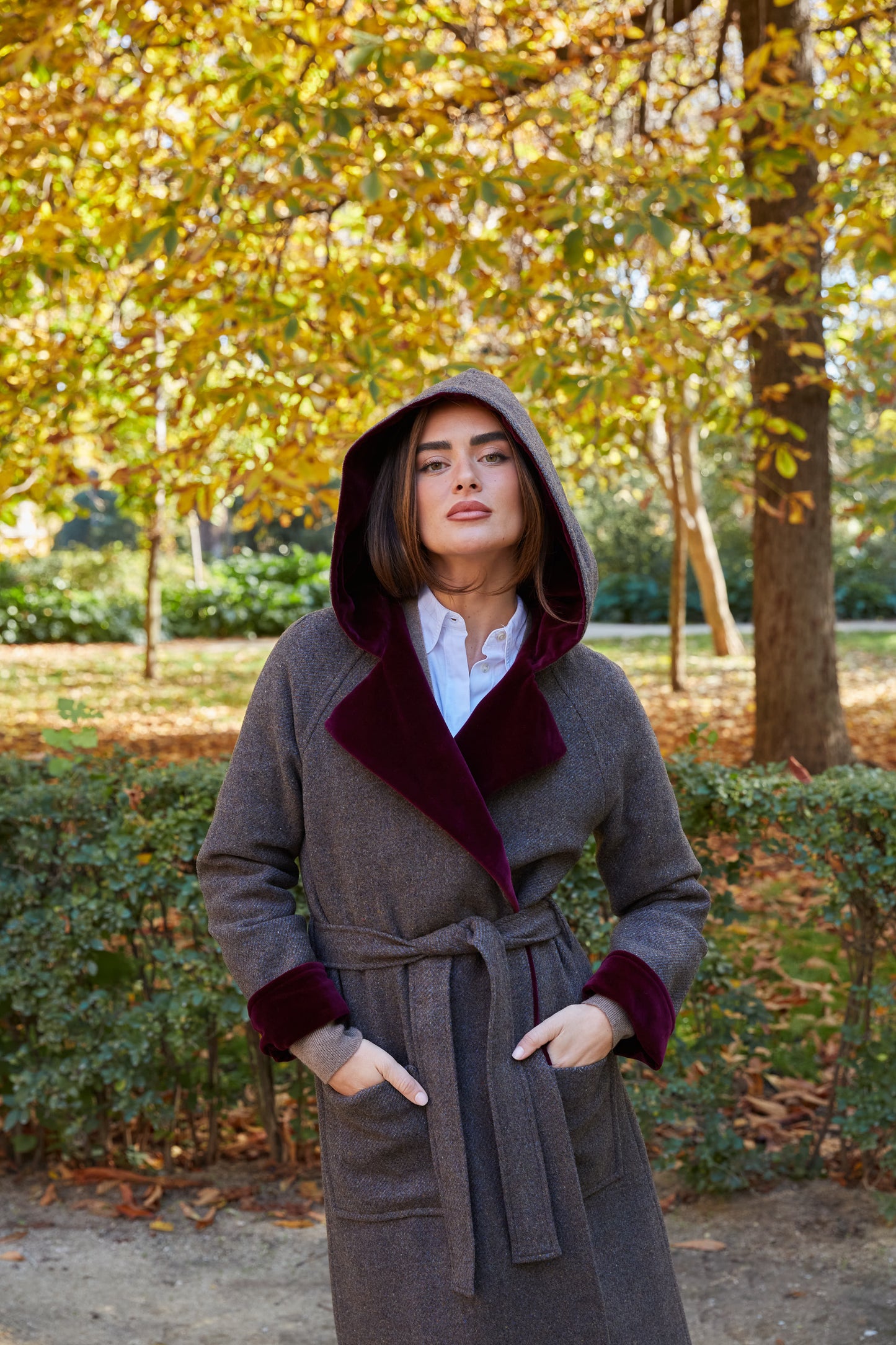 Abrigo Lana capucha berenjena