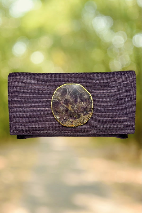 Cartera piedra lila