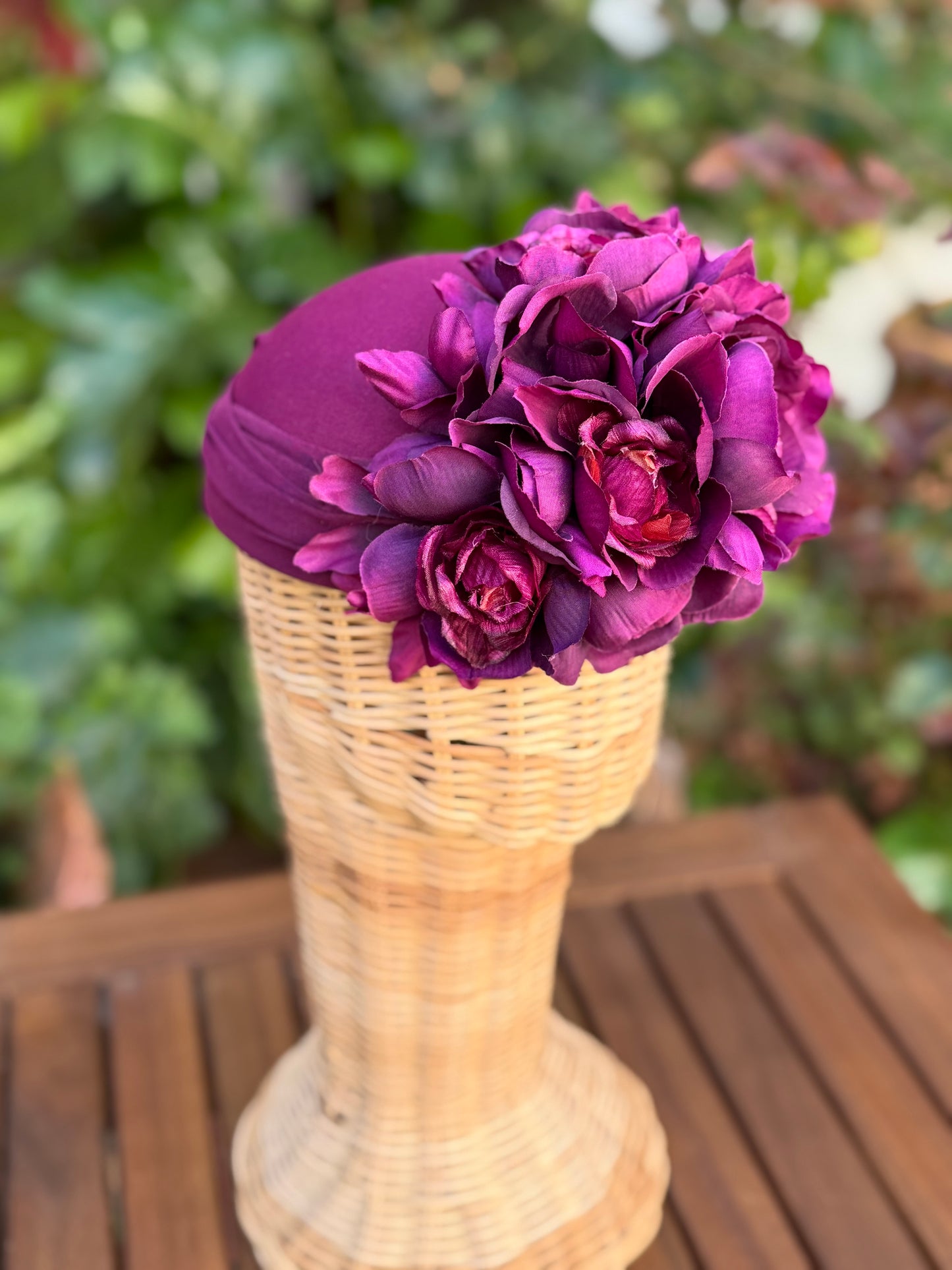 Tocado flores berenjena