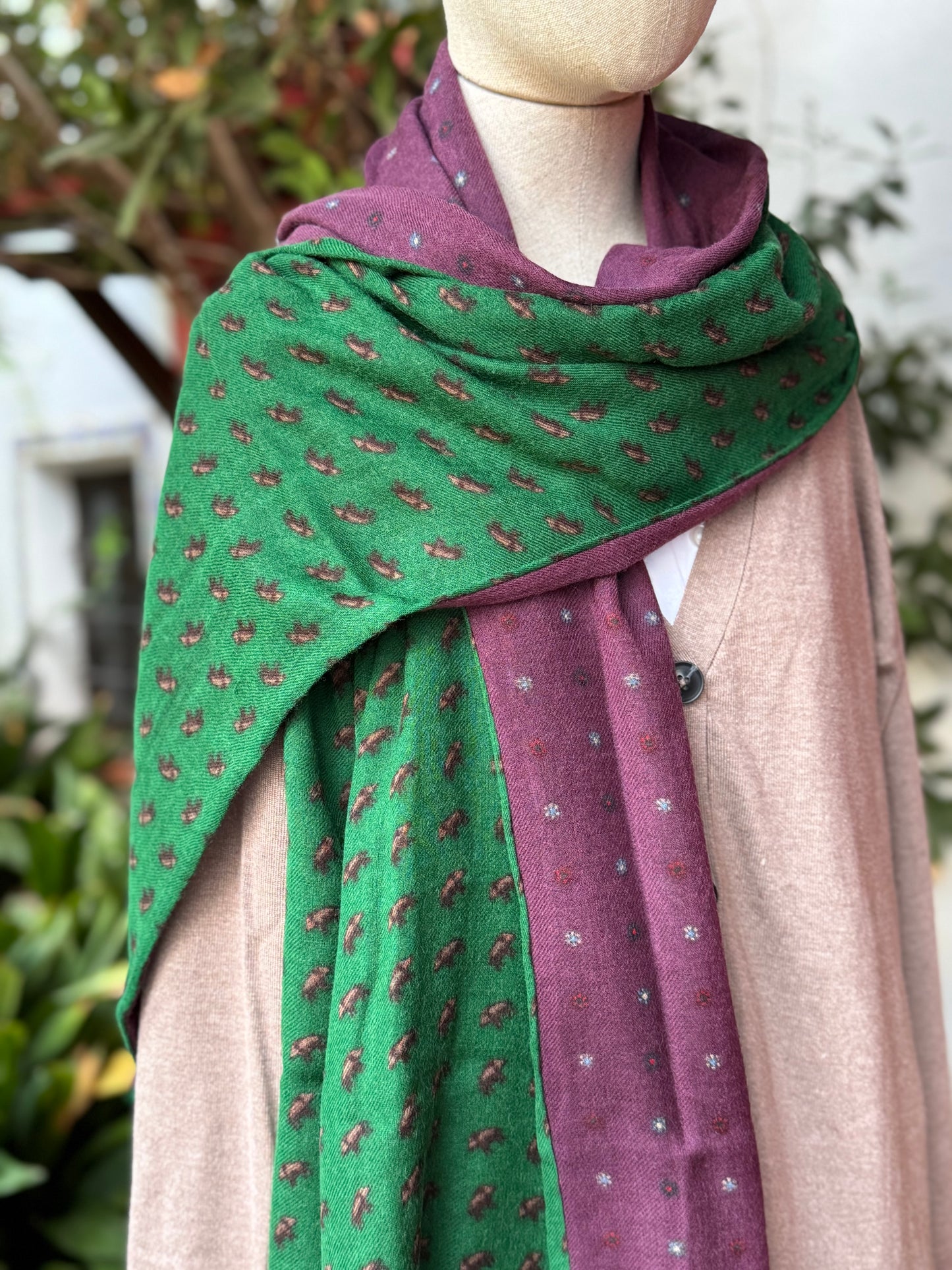 Pañuelo largo reversible de lana