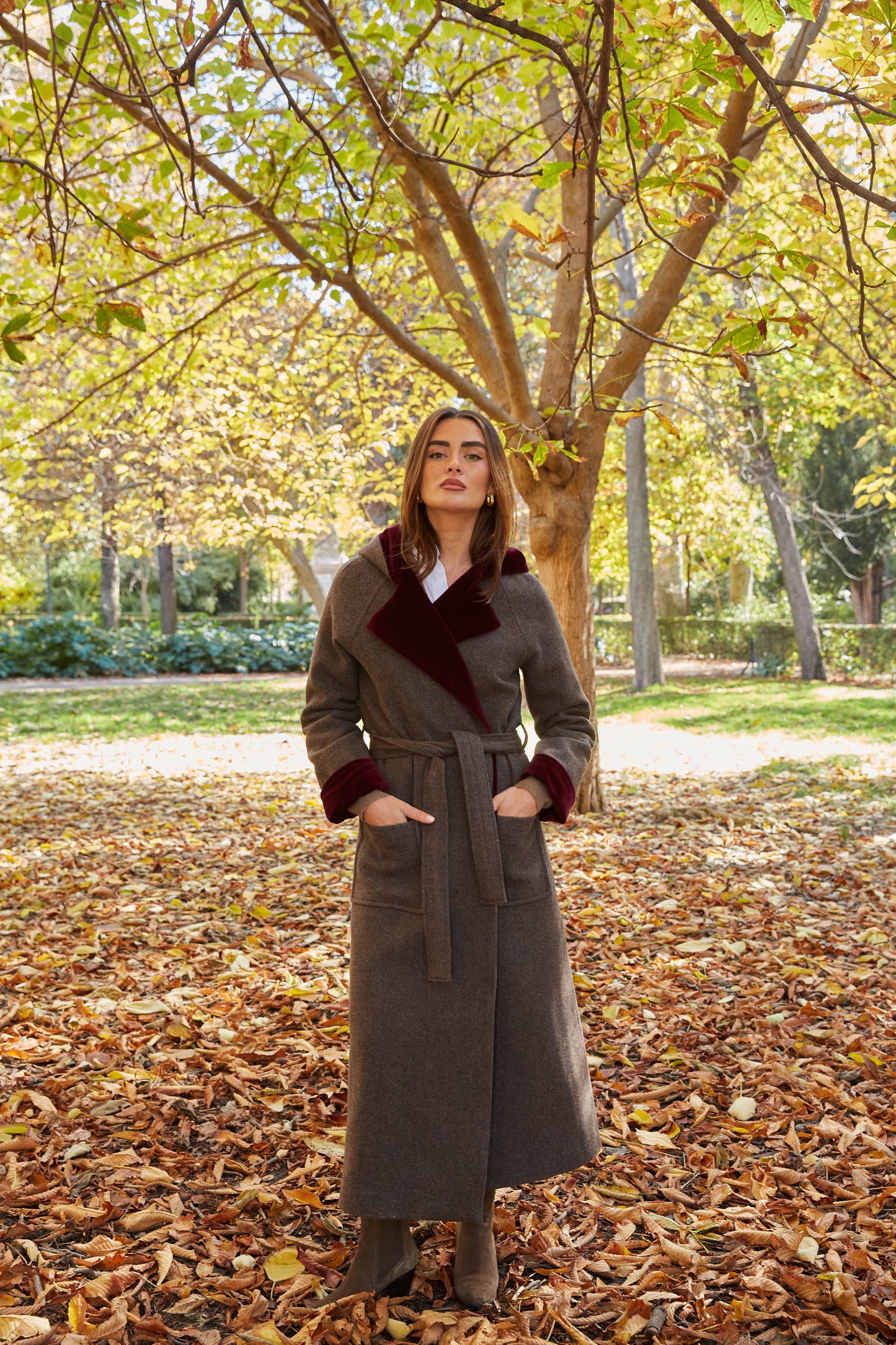 Abrigo Lana capucha berenjena