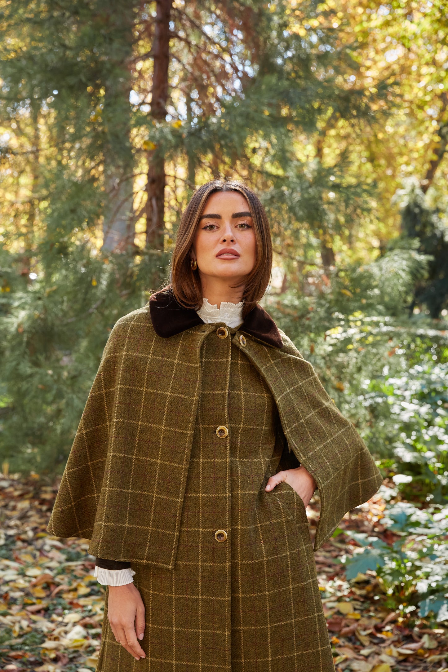 Abrigo capa cuadros oliva