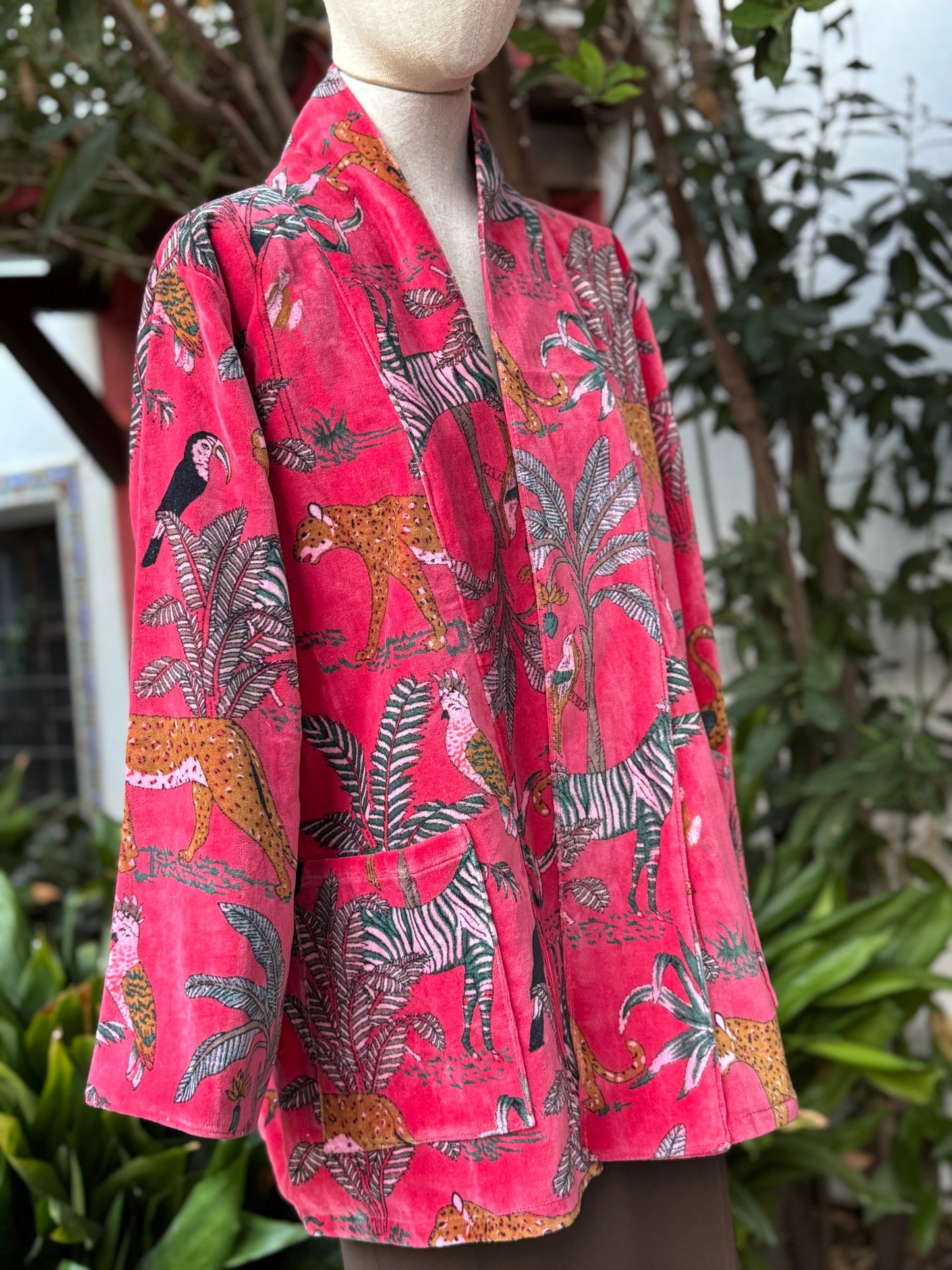 Chaqueta de terciopelo fucsia