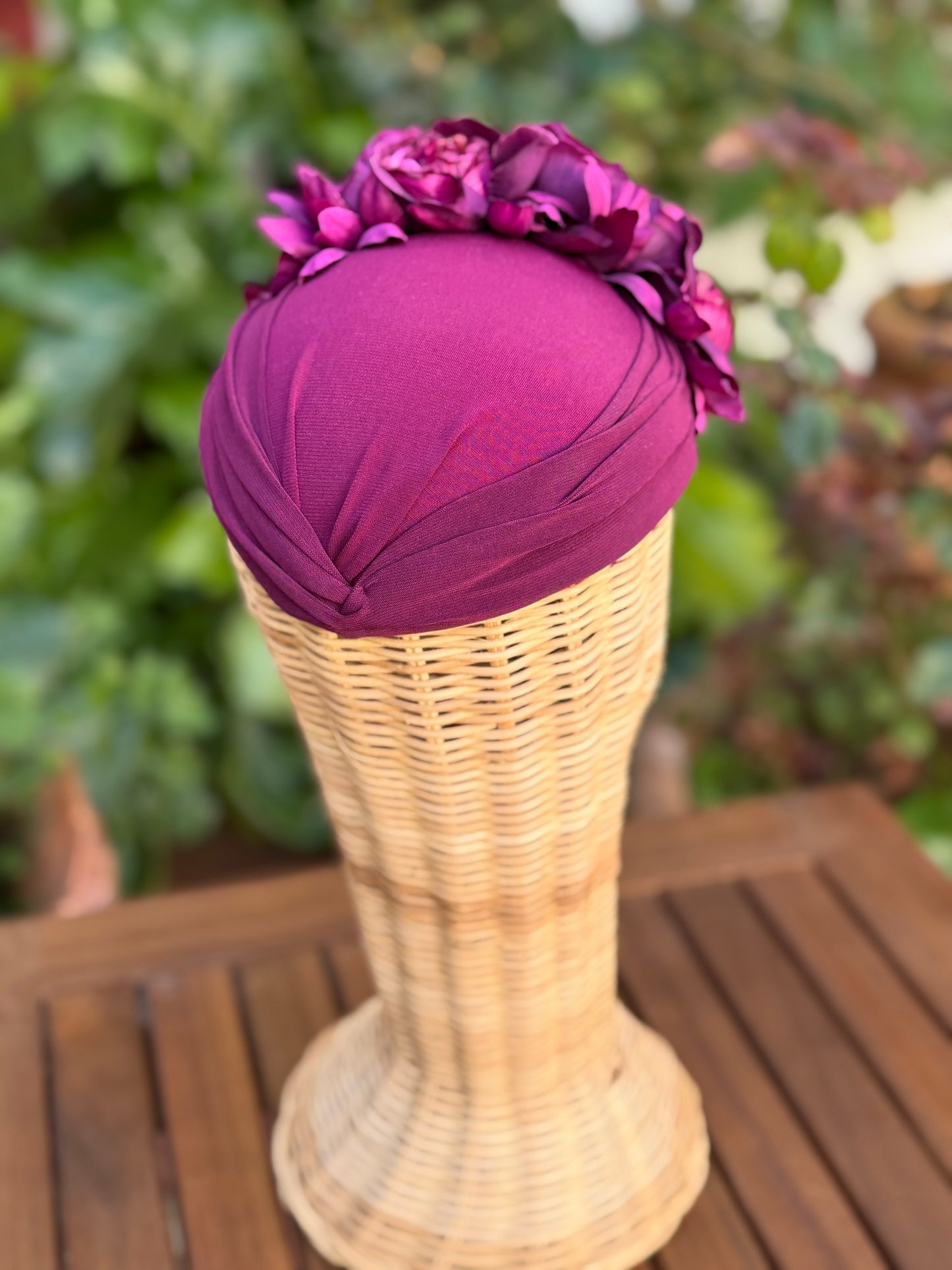 Tocado flores berenjena