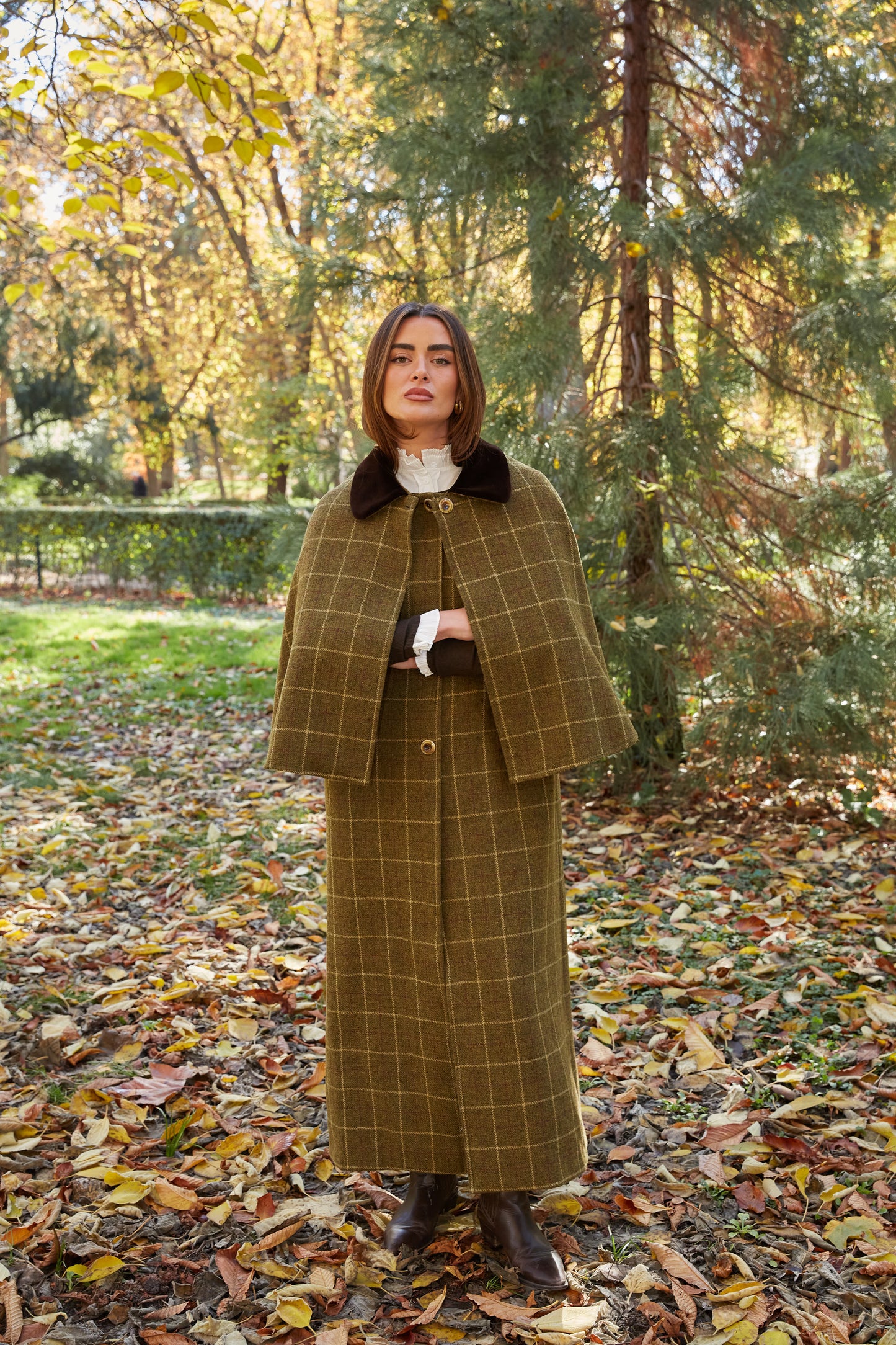 Abrigo capa cuadros oliva