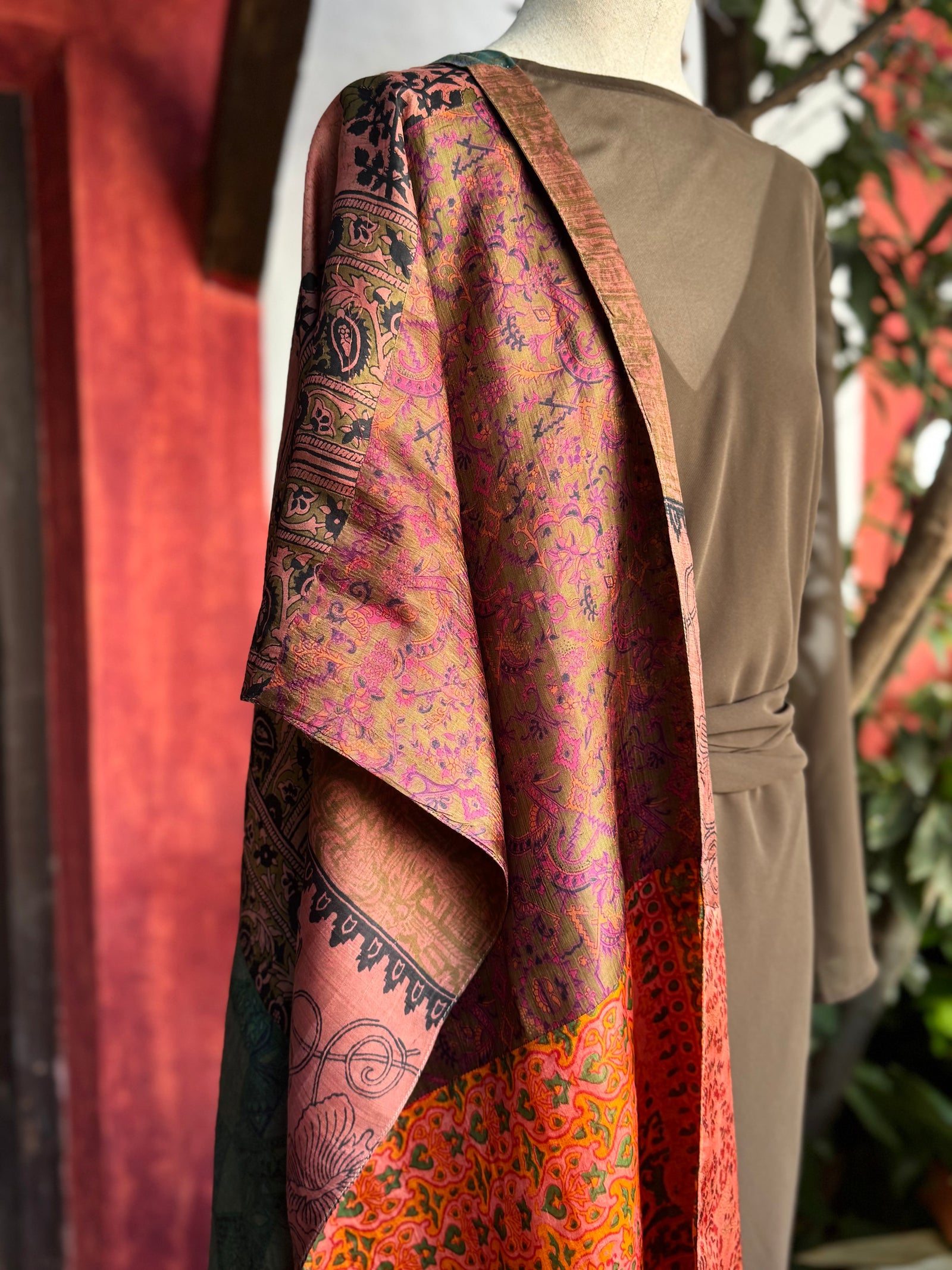 Capas de gasa y pañuelos de seda